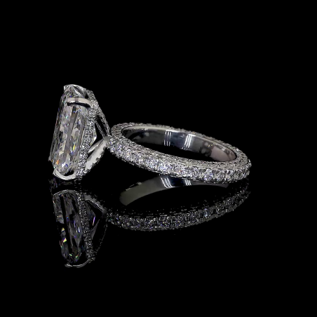 Grande Aura Lab Diamond Ring – Emerald Radiance with Pavé Band in 14K/18K Gold