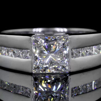 Crown Radiance Lab Diamond Ring – Princess Cut Center with Dual Row Pavé Band