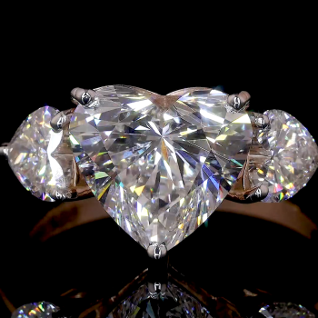 Sweetheart Bloom Lab Diamond Ring – Heart-Cut Center & Round Accents in 14K/18K Gold