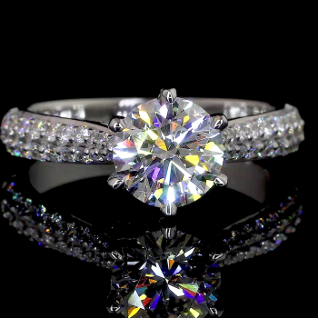 StarGlow Lab Diamond Ring – Round Cut Brilliance with Tapered Pavé Band