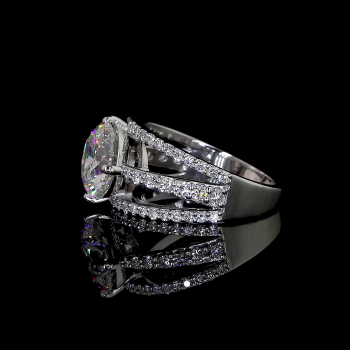 NovaHalo Lab Diamond Ring – Round Brilliance on Split Pavé Shank