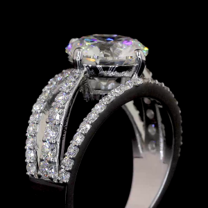 NovaHalo Lab Diamond Ring – Round Brilliance on Split Pavé Shank