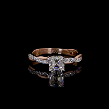 Aurelian Radiance Ring – Emerald Glow in Rose Gold with Diamond Accents