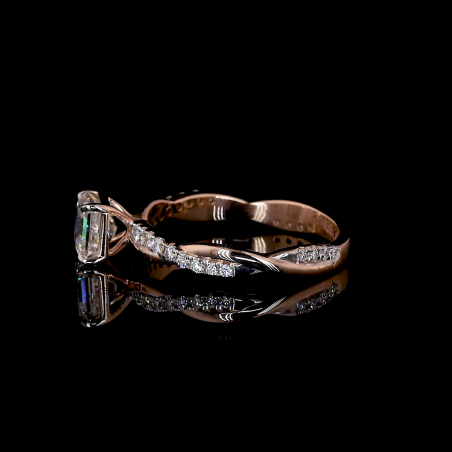 Aurelian Radiance Ring – Emerald Glow in Rose Gold with Diamond Accents