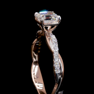 Aurelian Radiance Ring – Emerald Glow in Rose Gold with Diamond Accents