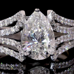 Virellia Lab Diamond Ring – Pear Halo with Triple Pavé Split Band