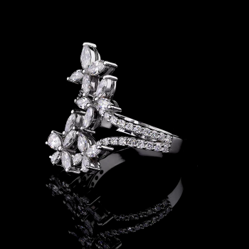 Marquise Bloom Lab Diamond Ring in 14K/18K Gold