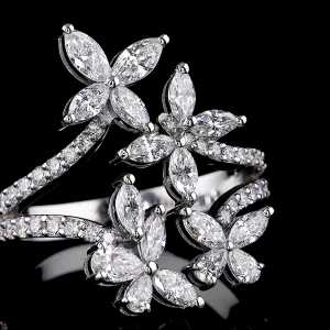 Marquise Bloom Lab Diamond Ring in 14K/18K Gold