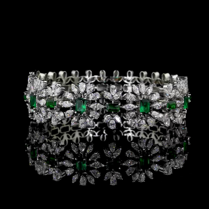 Emerald and Marquise Cut Diamond fancy Bracelet
