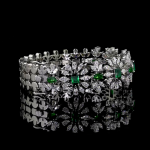 Emerald and Marquise Cut Diamond fancy Bracelet