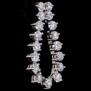 Lab Grown Teardrop Diamond Earring