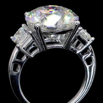 14k White Gold Three-Stone Diamond Ring – Round & Emerald Cut Elegance