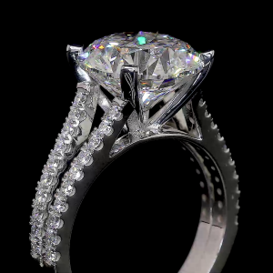 14k Gold Round Diamond Ring – Split Pavé Band Elegance