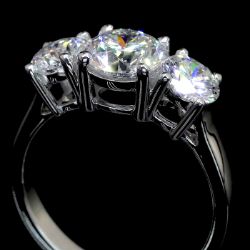 14k Gold Triple Round Diamond Ring – Classic Three-Stone Sparkle