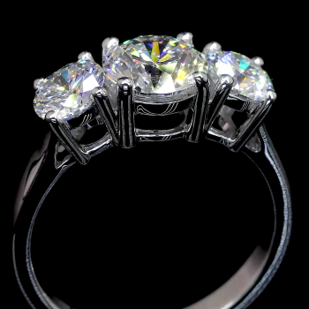 14k Gold Triple Round Diamond Ring – Classic Three-Stone Sparkle