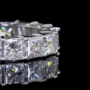 Twilight Aura – Square Lab Diamond Ring in Classic Prong